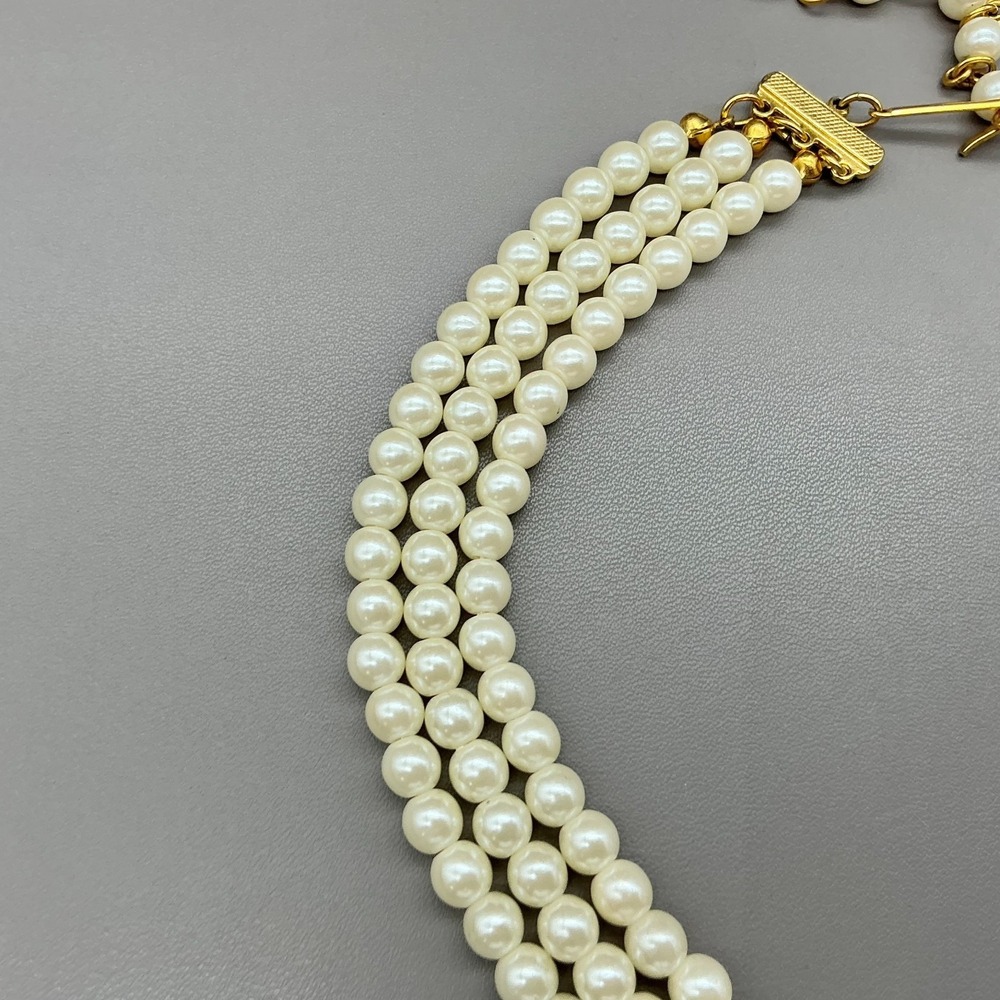 Avon Necklace 3 Strand Faux Pearls Gold Tone Rhinestone Bow Vintage 16 Inch - Picture 7 of 8